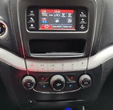 Белый Додж Джорни, объемом двигателя 2.36 л и пробегом 204 тыс. км за 10000 $, фото 20 на Automoto.ua