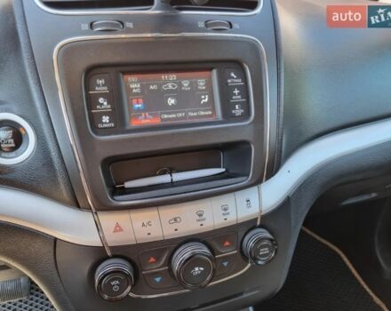 Білий Додж Джорні, об'ємом двигуна 2.4 л та пробігом 184 тис. км за 10000 $, фото 3 на Automoto.ua