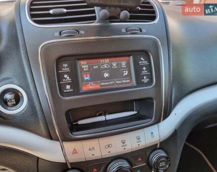 Белый Додж Джорни, объемом двигателя 2.36 л и пробегом 184 тыс. км за 11200 $, фото 13 на Automoto.ua