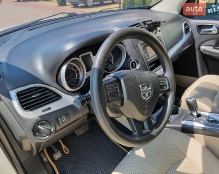 Білий Додж Джорні, об'ємом двигуна 2.4 л та пробігом 184 тис. км за 10000 $, фото 5 на Automoto.ua