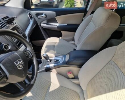 Білий Додж Джорні, об'ємом двигуна 2.4 л та пробігом 184 тис. км за 10000 $, фото 4 на Automoto.ua