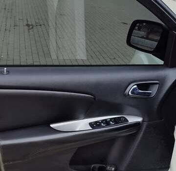 Белый Додж Джорни, объемом двигателя 2.36 л и пробегом 204 тыс. км за 10000 $, фото 16 на Automoto.ua