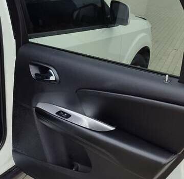 Белый Додж Джорни, объемом двигателя 2.36 л и пробегом 204 тыс. км за 10000 $, фото 12 на Automoto.ua