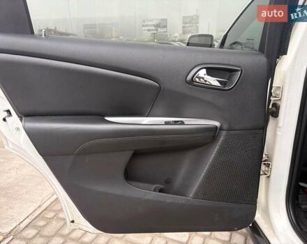 Білий Додж Джорні, об'ємом двигуна 2.4 л та пробігом 121 тис. км за 10290 $, фото 32 на Automoto.ua