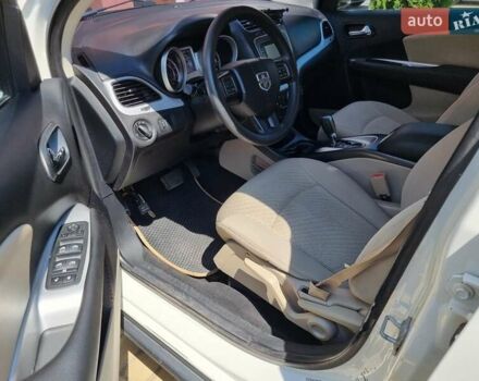 Белый Додж Джорни, объемом двигателя 2.36 л и пробегом 184 тыс. км за 11200 $, фото 22 на Automoto.ua