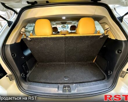 Белый Додж Джорни, объемом двигателя 3.6 л и пробегом 210 тыс. км за 12000 $, фото 4 на Automoto.ua