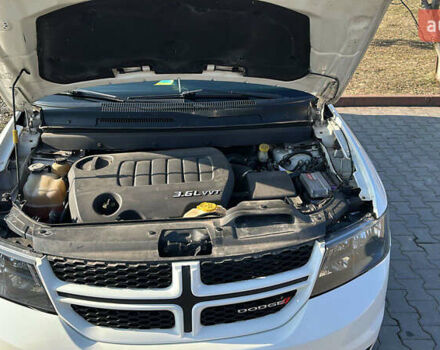 Білий Додж Джорні, об'ємом двигуна 3.6 л та пробігом 211 тис. км за 12000 $, фото 7 на Automoto.ua