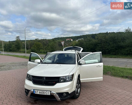 Белый Додж Джорни, объемом двигателя 2.36 л и пробегом 153 тыс. км за 12500 $, фото 80 на Automoto.ua