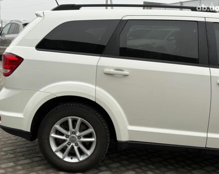 Білий Додж Джорні, об'ємом двигуна 2.4 л та пробігом 121 тис. км за 10290 $, фото 5 на Automoto.ua