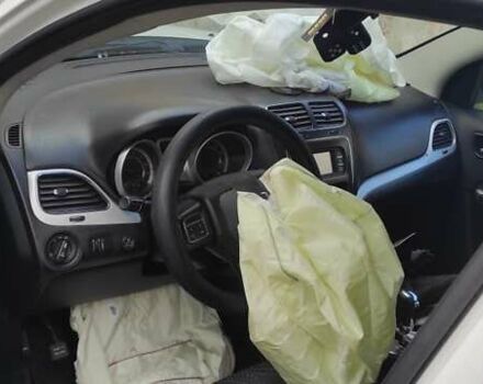 Белый Додж Джорни, объемом двигателя 2.36 л и пробегом 168 тыс. км за 3200 $, фото 26 на Automoto.ua