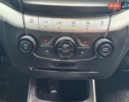 Білий Додж Джорні, об'ємом двигуна 2.4 л та пробігом 121 тис. км за 10290 $, фото 24 на Automoto.ua