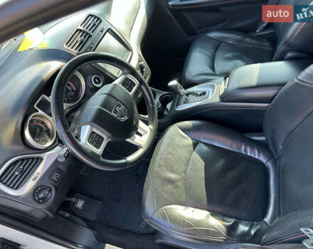 Білий Додж Джорні, об'ємом двигуна 3.6 л та пробігом 211 тис. км за 12000 $, фото 9 на Automoto.ua