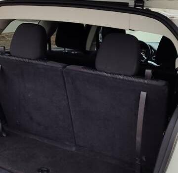 Белый Додж Джорни, объемом двигателя 2.36 л и пробегом 204 тыс. км за 10000 $, фото 9 на Automoto.ua