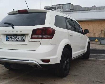 Белый Додж Джорни, объемом двигателя 3.6 л и пробегом 180 тыс. км за 12200 $, фото 5 на Automoto.ua