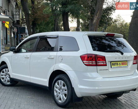 Белый Додж Джорни, объемом двигателя 2.4 л и пробегом 58 тыс. км за 10999 $, фото 7 на Automoto.ua