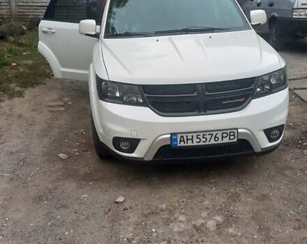 Белый Додж Джорни, объемом двигателя 2.36 л и пробегом 119 тыс. км за 13800 $, фото 2 на Automoto.ua