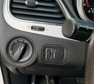 Белый Додж Джорни, объемом двигателя 3.6 л и пробегом 179 тыс. км за 10450 $, фото 9 на Automoto.ua