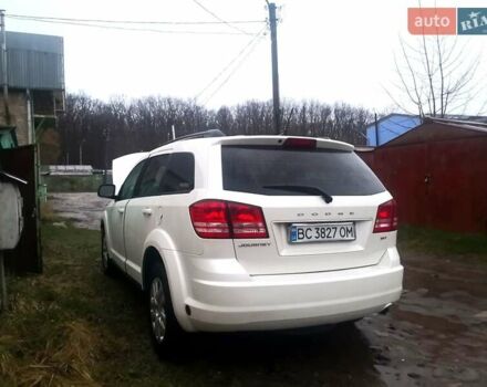 Белый Додж Джорни, объемом двигателя 2.36 л и пробегом 199 тыс. км за 11500 $, фото 2 на Automoto.ua