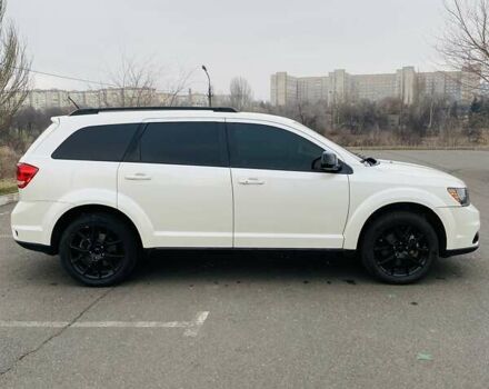 Белый Додж Джорни, объемом двигателя 2.4 л и пробегом 185 тыс. км за 12700 $, фото 7 на Automoto.ua