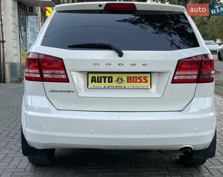 Белый Додж Джорни, объемом двигателя 2.4 л и пробегом 58 тыс. км за 10999 $, фото 9 на Automoto.ua