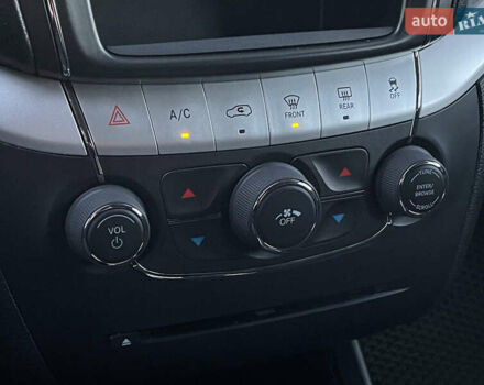 Белый Додж Джорни, объемом двигателя 2.4 л и пробегом 58 тыс. км за 10999 $, фото 16 на Automoto.ua