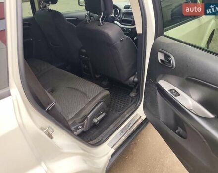 Белый Додж Джорни, объемом двигателя 2.36 л и пробегом 229 тыс. км за 10450 $, фото 11 на Automoto.ua