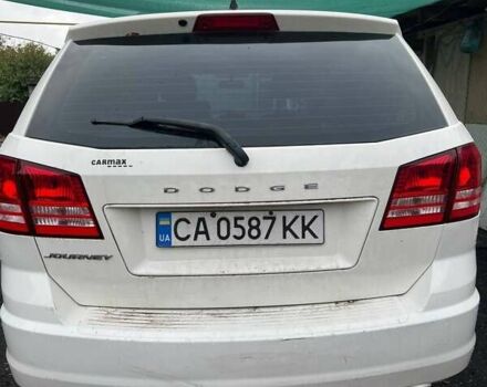 Белый Додж Джорни, объемом двигателя 2.36 л и пробегом 170 тыс. км за 9000 $, фото 1 на Automoto.ua