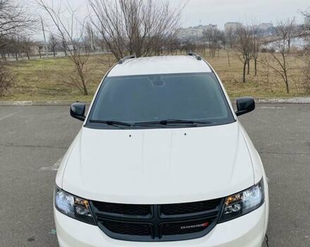 Белый Додж Джорни, объемом двигателя 2.4 л и пробегом 185 тыс. км за 12700 $, фото 6 на Automoto.ua