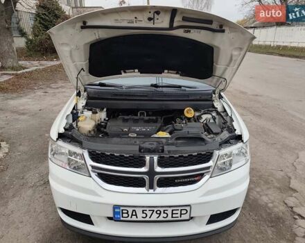 Белый Додж Джорни, объемом двигателя 2.36 л и пробегом 229 тыс. км за 10450 $, фото 16 на Automoto.ua