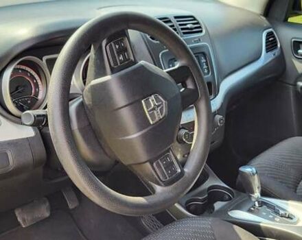 Белый Додж Джорни, объемом двигателя 2.36 л и пробегом 170 тыс. км за 9000 $, фото 3 на Automoto.ua