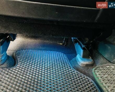 Белый Додж Джорни, объемом двигателя 2.4 л и пробегом 185 тыс. км за 12700 $, фото 19 на Automoto.ua