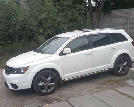 Белый Додж Джорни, объемом двигателя 2.36 л и пробегом 119 тыс. км за 13800 $, фото 3 на Automoto.ua