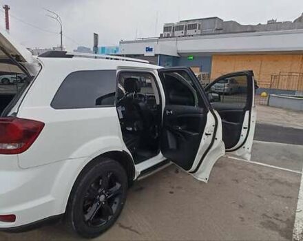 Белый Додж Джорни, объемом двигателя 3.6 л и пробегом 180 тыс. км за 12200 $, фото 1 на Automoto.ua