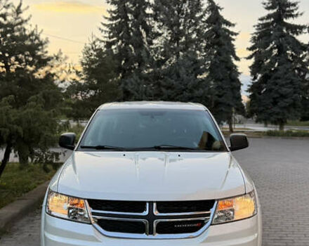 Белый Додж Джорни, объемом двигателя 3.6 л и пробегом 179 тыс. км за 10450 $, фото 3 на Automoto.ua