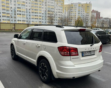 Белый Додж Джорни, объемом двигателя 2.4 л и пробегом 143 тыс. км за 12750 $, фото 5 на Automoto.ua