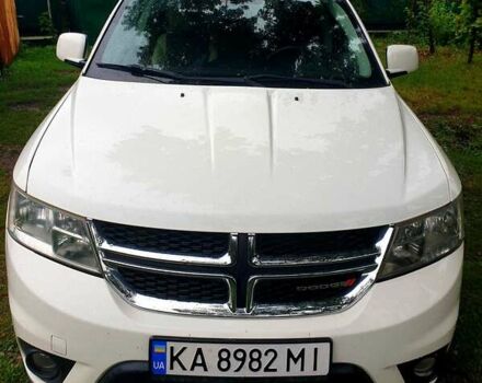 Белый Додж Джорни, объемом двигателя 3.6 л и пробегом 200 тыс. км за 14000 $, фото 1 на Automoto.ua
