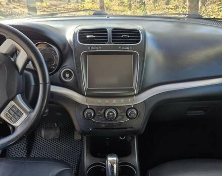 Белый Додж Джорни, объемом двигателя 2.36 л и пробегом 220 тыс. км за 13100 $, фото 1 на Automoto.ua