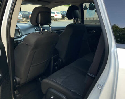 Белый Додж Джорни, объемом двигателя 3.6 л и пробегом 186 тыс. км за 14000 $, фото 8 на Automoto.ua