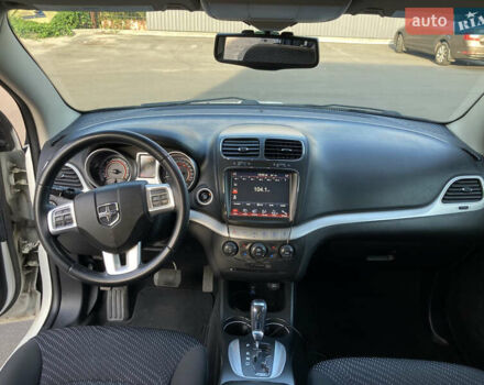 Белый Додж Джорни, объемом двигателя 3.6 л и пробегом 186 тыс. км за 14000 $, фото 7 на Automoto.ua