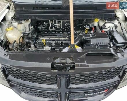 Белый Додж Джорни, объемом двигателя 2.36 л и пробегом 167 тыс. км за 1400 $, фото 11 на Automoto.ua