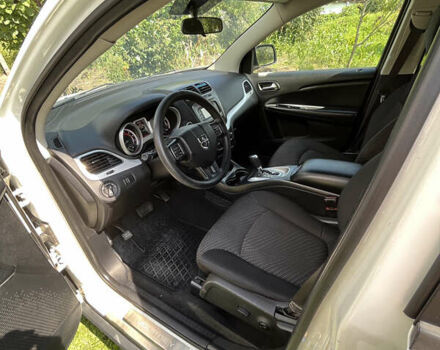 Белый Додж Джорни, объемом двигателя 3.6 л и пробегом 143 тыс. км за 13200 $, фото 10 на Automoto.ua