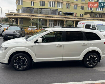 Белый Додж Джорни, объемом двигателя 2.4 л и пробегом 143 тыс. км за 12750 $, фото 4 на Automoto.ua