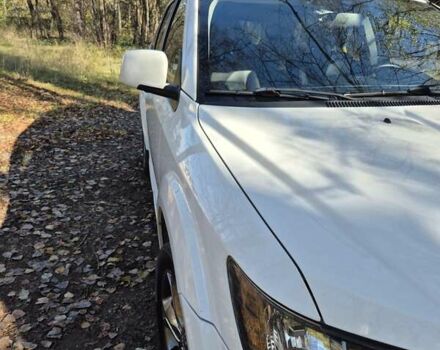 Белый Додж Джорни, объемом двигателя 2.36 л и пробегом 220 тыс. км за 13100 $, фото 4 на Automoto.ua