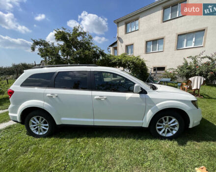 Белый Додж Джорни, объемом двигателя 3.6 л и пробегом 143 тыс. км за 13200 $, фото 2 на Automoto.ua