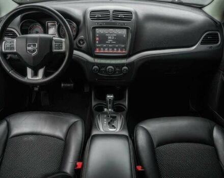 Белый Додж Джорни, объемом двигателя 2.4 л и пробегом 77 тыс. км за 4100 $, фото 5 на Automoto.ua