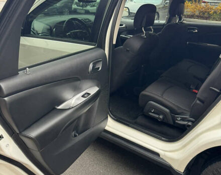 Белый Додж Джорни, объемом двигателя 2.4 л и пробегом 143 тыс. км за 12750 $, фото 12 на Automoto.ua