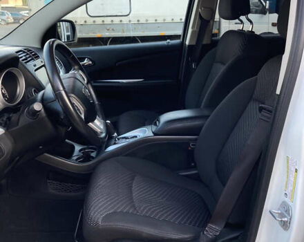 Белый Додж Джорни, объемом двигателя 3.6 л и пробегом 186 тыс. км за 14000 $, фото 6 на Automoto.ua