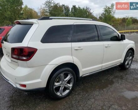 Белый Додж Джорни, объемом двигателя 2.36 л и пробегом 167 тыс. км за 1400 $, фото 2 на Automoto.ua