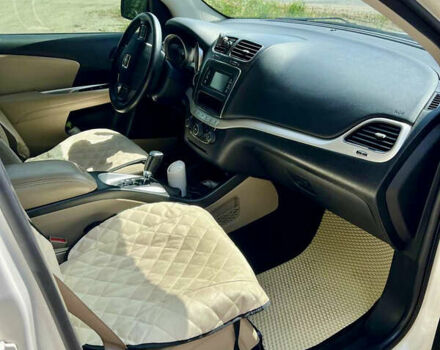 Додж Джорни 2016 в Валках на Automoto.ua Белый Додж Джорни, объемом двигателя 3.6 л и пробегом 128 тыс. км за 12900 $, фото 16 на Automoto.ua