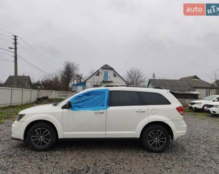 Белый Додж Джорни, объемом двигателя 2.4 л и пробегом 226 тыс. км за 7800 $, фото 5 на Automoto.ua